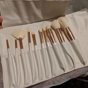 La Beauté Soi Causebox 10-Piece Makeup Brush